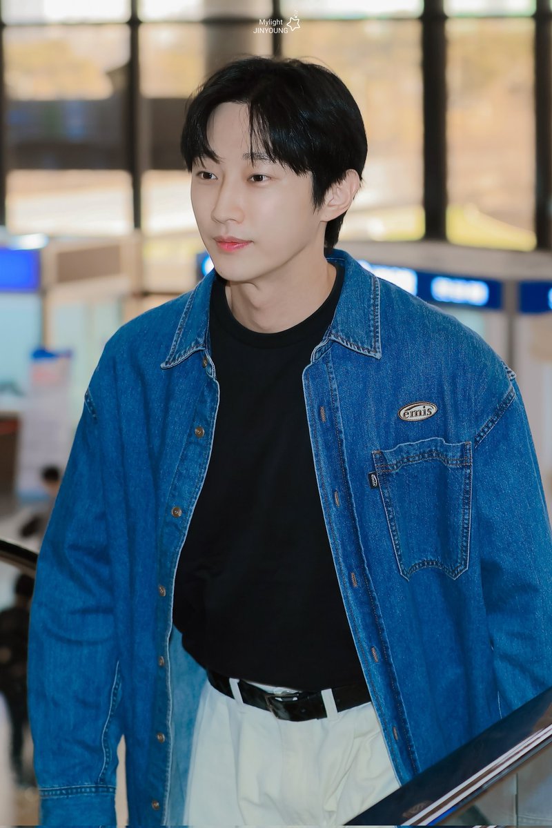소중한 나의 빛,진영🌟 tweet media