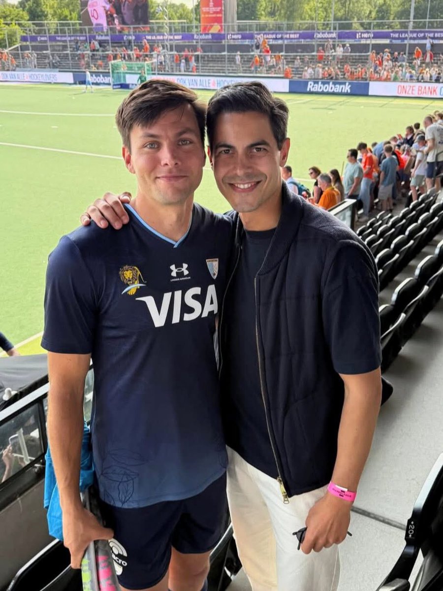 Sniper/Bodyguard/White 🇩🇰 🇬🇷 🇰🇭 🇨🇺 🇮🇷 tweet media