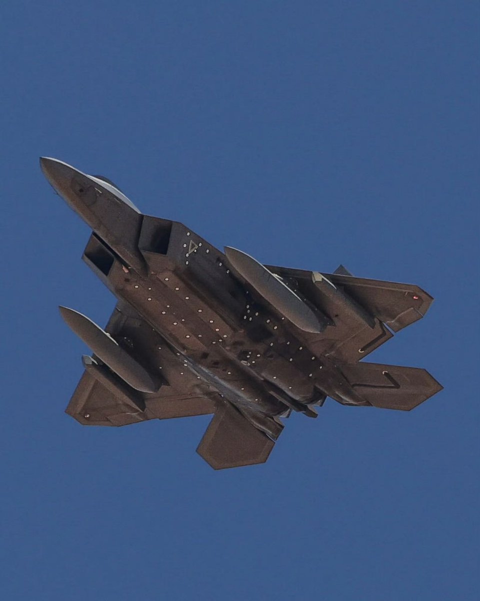 Stray Helium ◂Ⓘ▸ tweet media