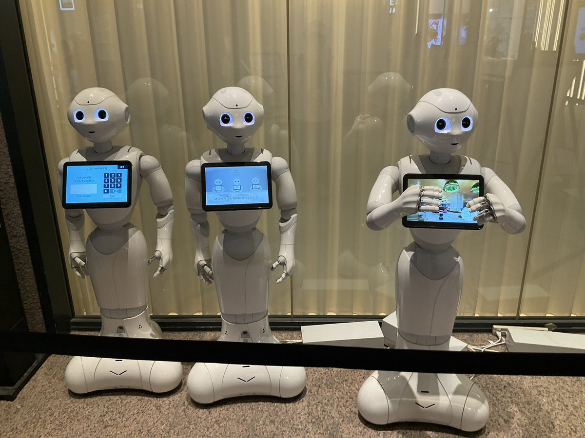 wodu_robot's tweet photo. ④ラーメンのトッピングに「猫舌ふ〜ふ〜」付けられるの笑ったw
THE★ROBOTSも省エネモードだしもうCLUB Pepperもコラボメニューも無いケド、ロボット連れは料理もグッズも全部20%OFFなので、行ける方は良ければ是非。
前にもらった限定ダンス、記念にするネ。
#PepperPARLOR #Pepper #ロボホン https://t.co/R8PkM0DtBx