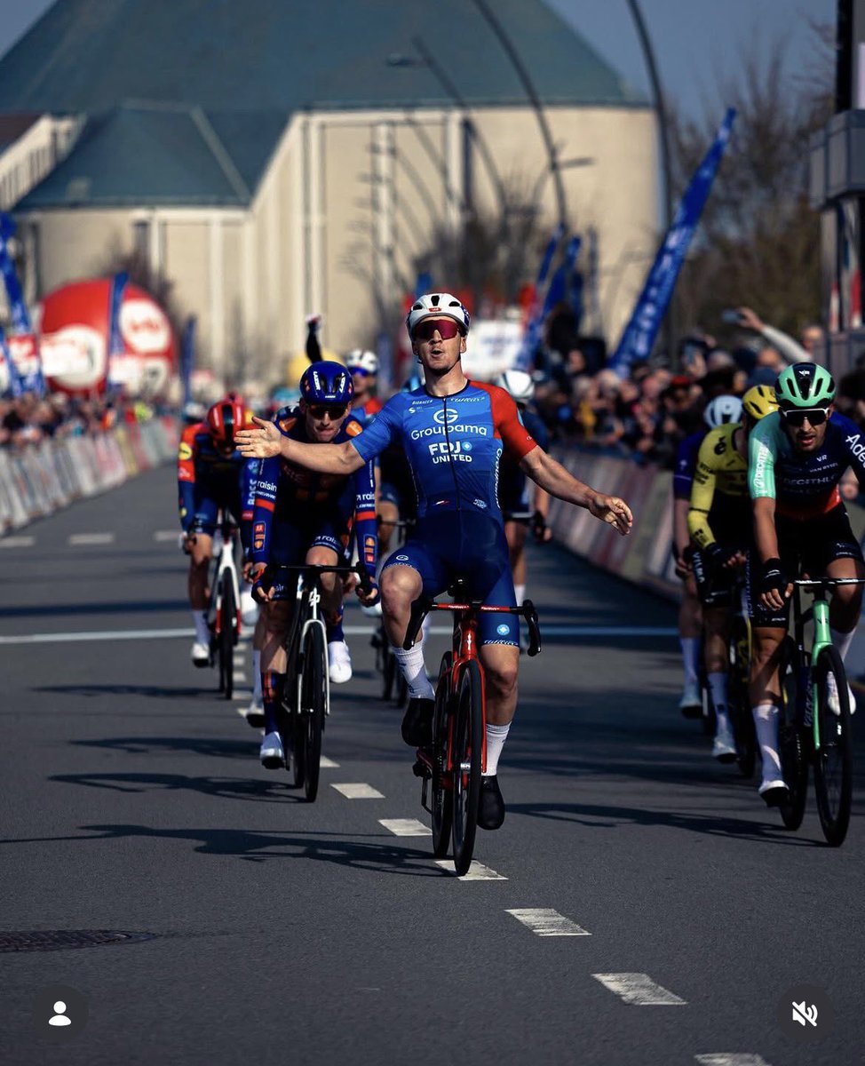 Le Monde est Gruel tweet media