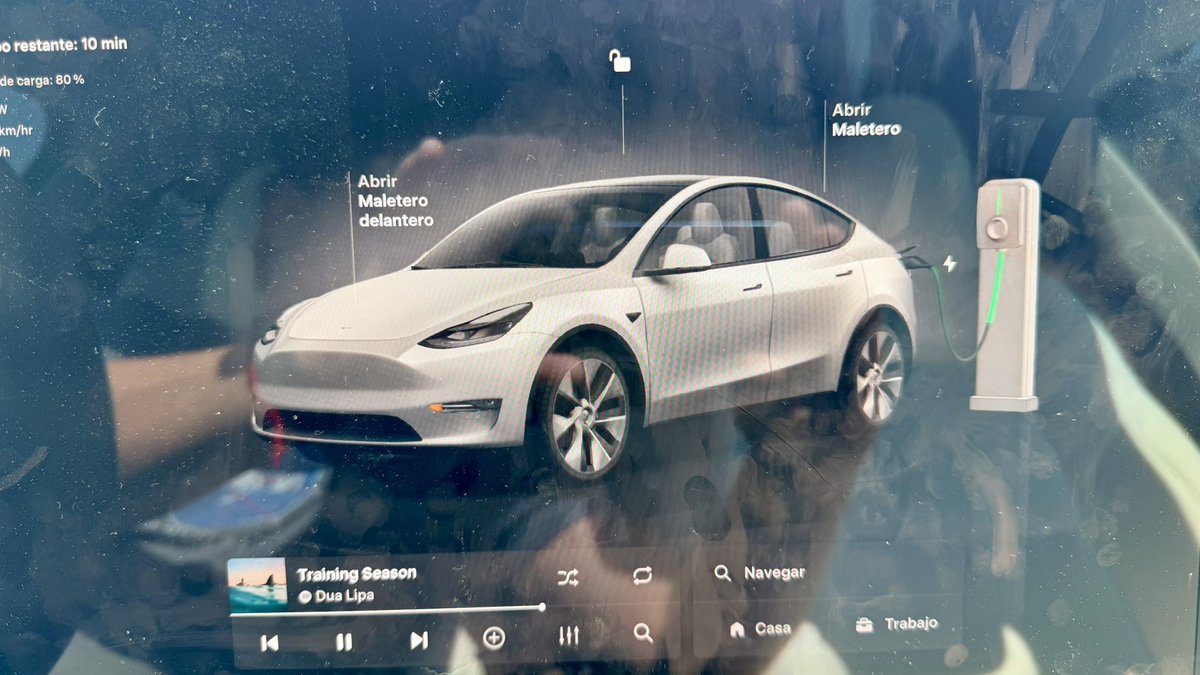 Teslanatik tweet media