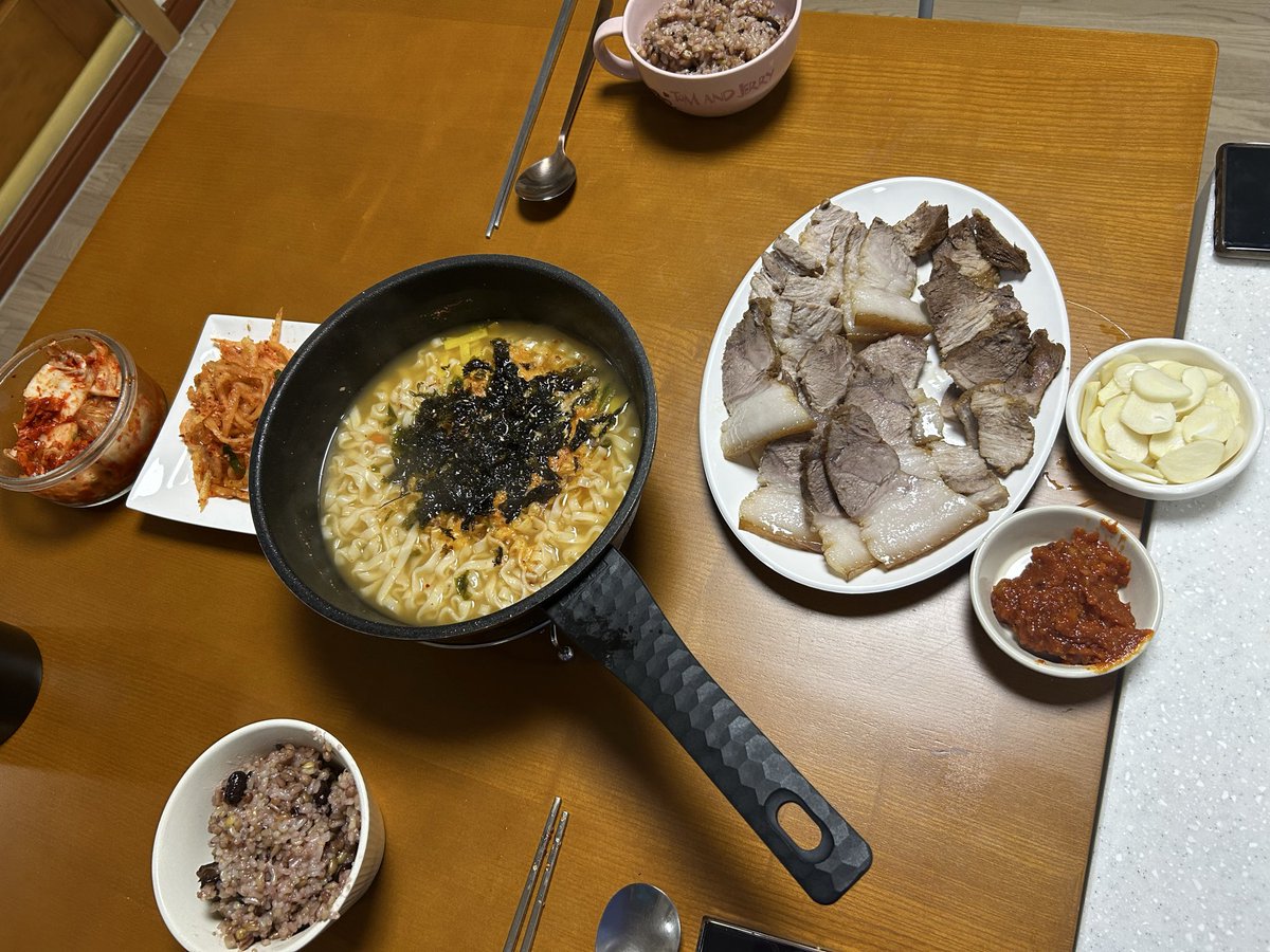 한여름 is part of SOME. tweet media