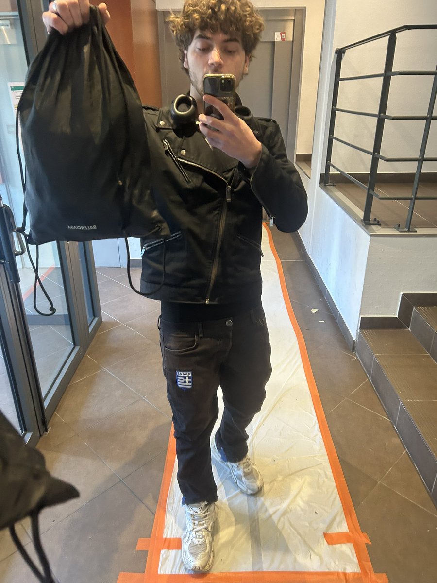 moi, moche et méchant tweet media