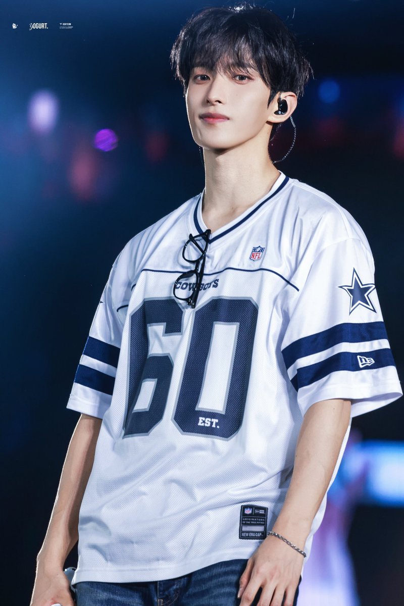 kyeomties's tweet photo. my beautiful sporty boyfriend with kitty liner https://t.co/80m69JRpcT