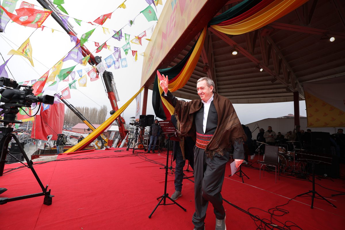 DEM Parti tweet media