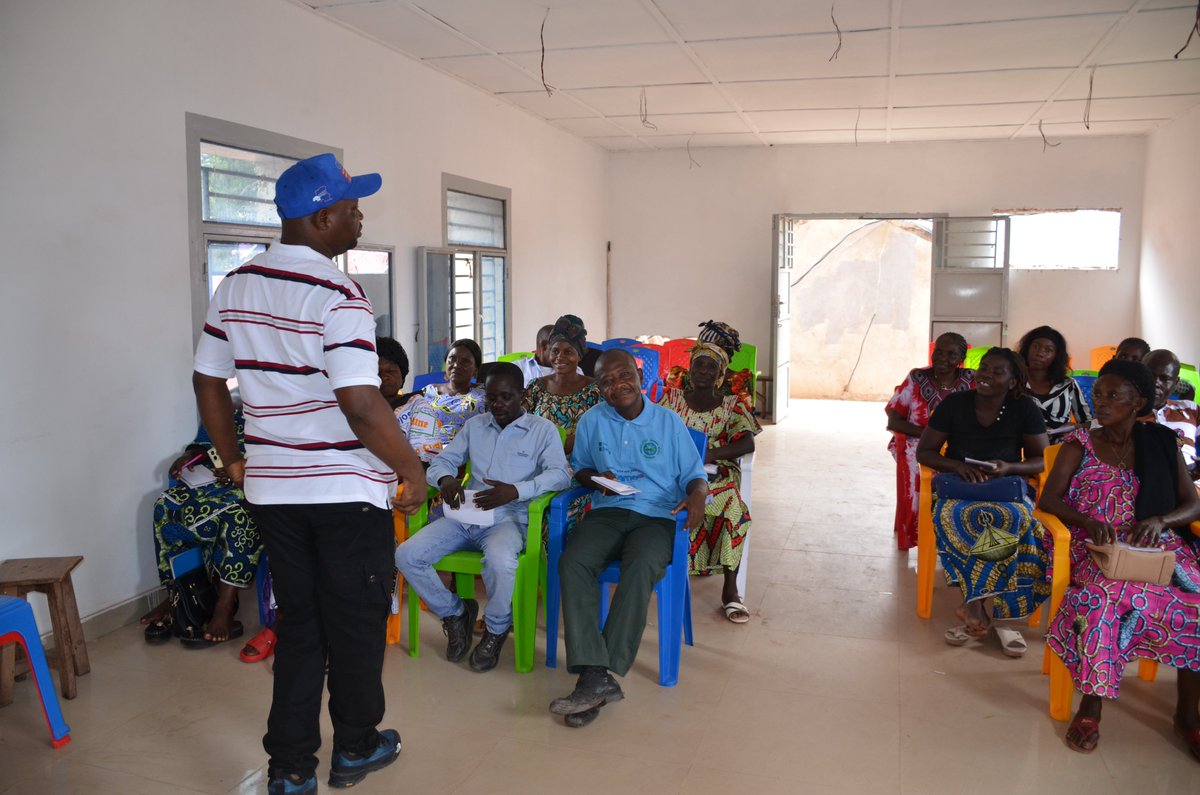 Apedcrdc's tweet photo. .APEDC-RDC organise un briefing en faveur  des agents de santé communautaires et des pairs éducateurs issus des #zones de #santé de #Kalemie et #Nyemba, axé sur les thématiques de la @SRMNEA
@UNFPARDC https://t.co/ZauCeeyF6W
