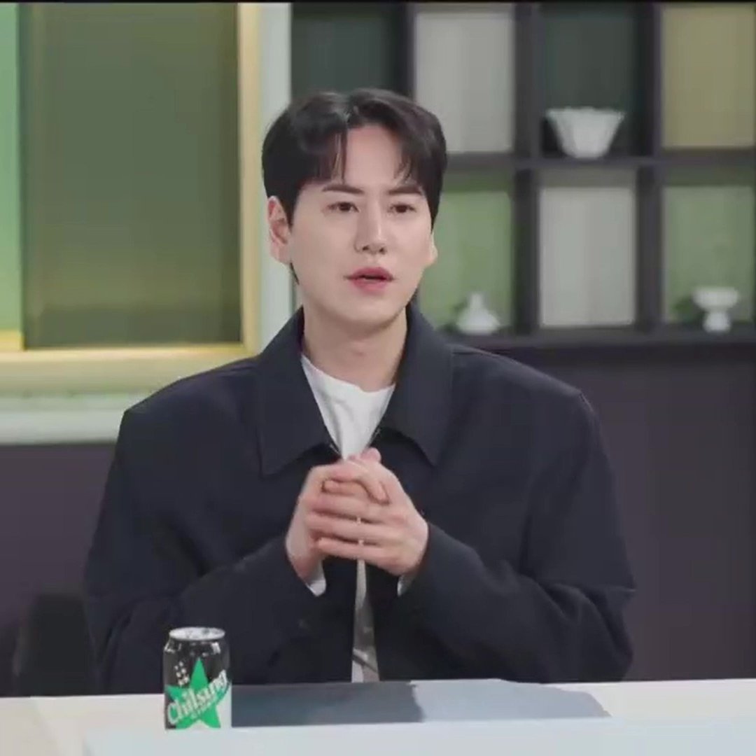 baguettekyu's tweet photo. he looks so sexy today https://t.co/Jv1FINU1Eb