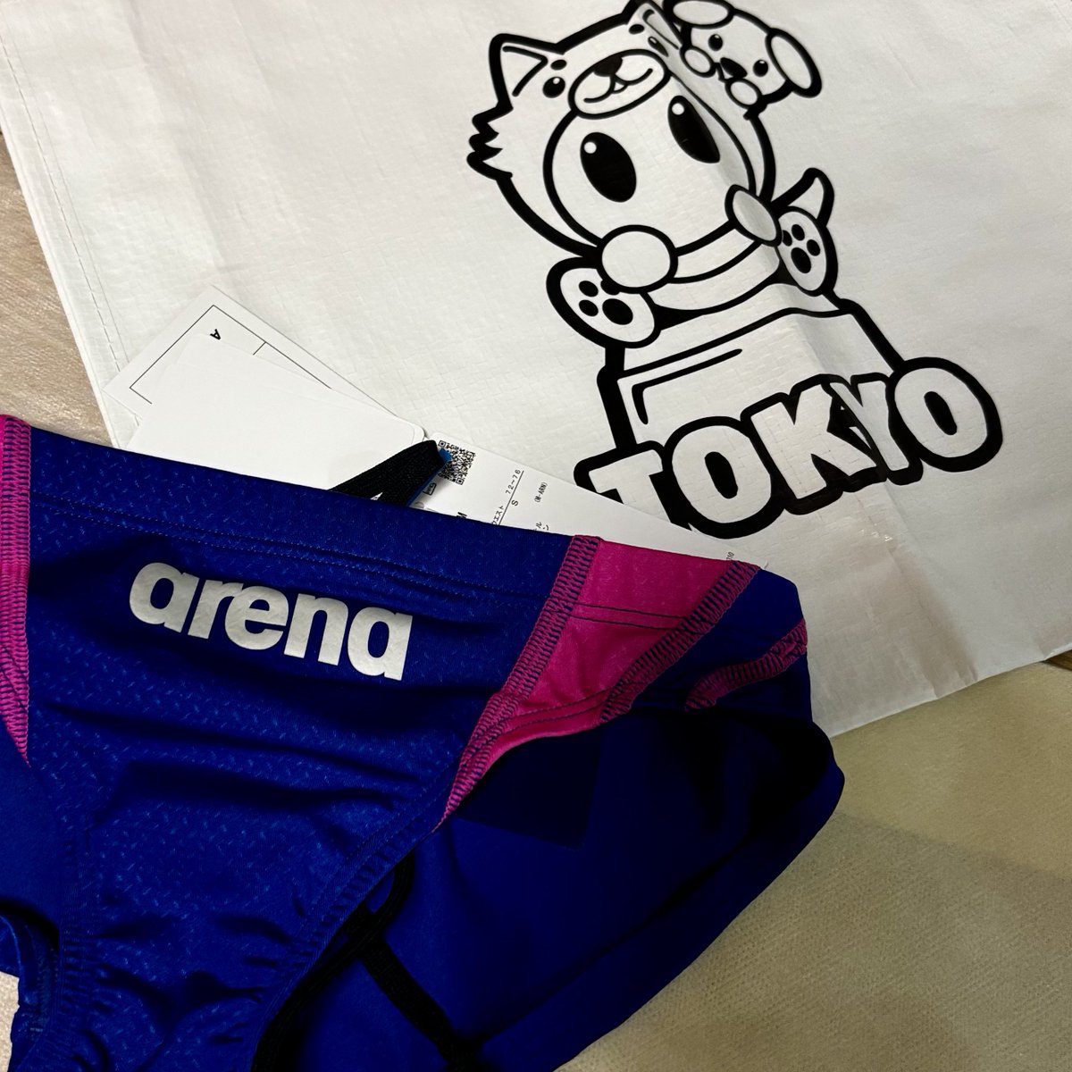 エビチリ tweet media