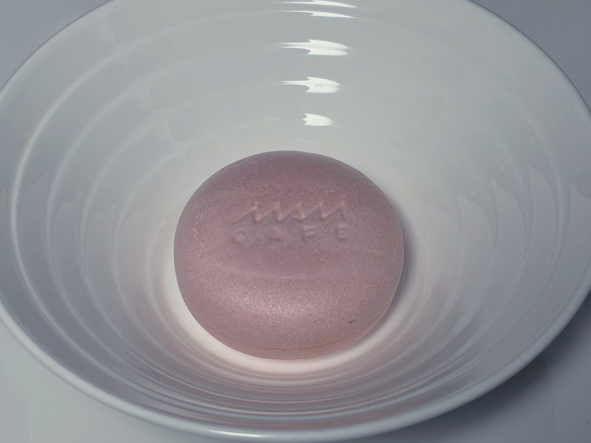 3040naoto's tweet image. ⬅️これにお湯を掛けて

本格的な海老ビスク➡️

#BRUNO
#入浴剤じゃないよ