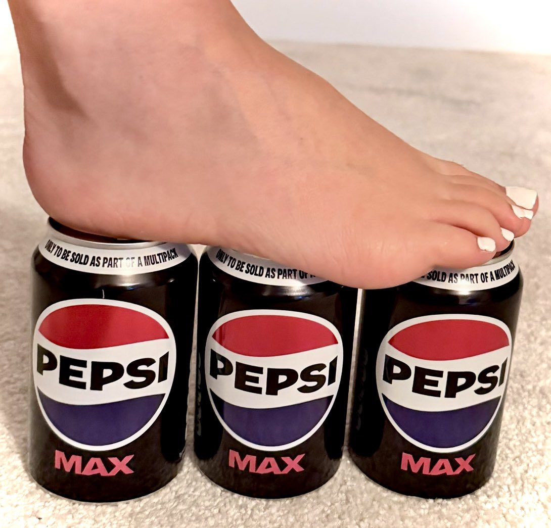 Sienna 👣 | UK Size 2 Feet tweet media