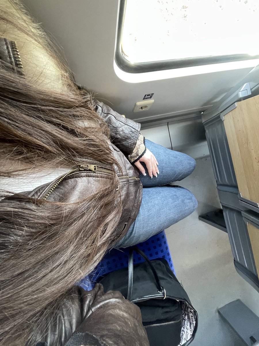 iBlali.... traurig........ melancholisch 🎶🌧️ tweet media