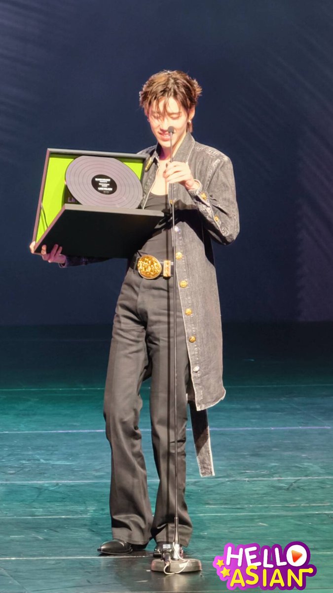 Hello Asian tweet media