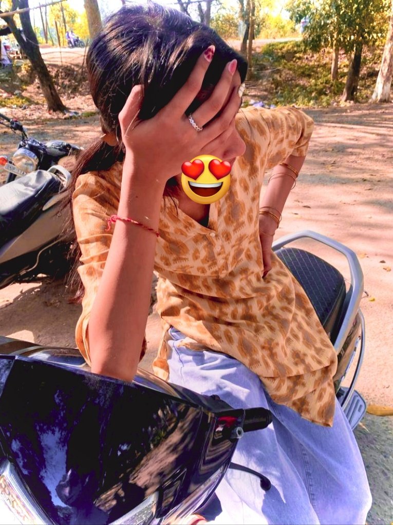 सरकारी मास्टरनी 🐦 tweet media