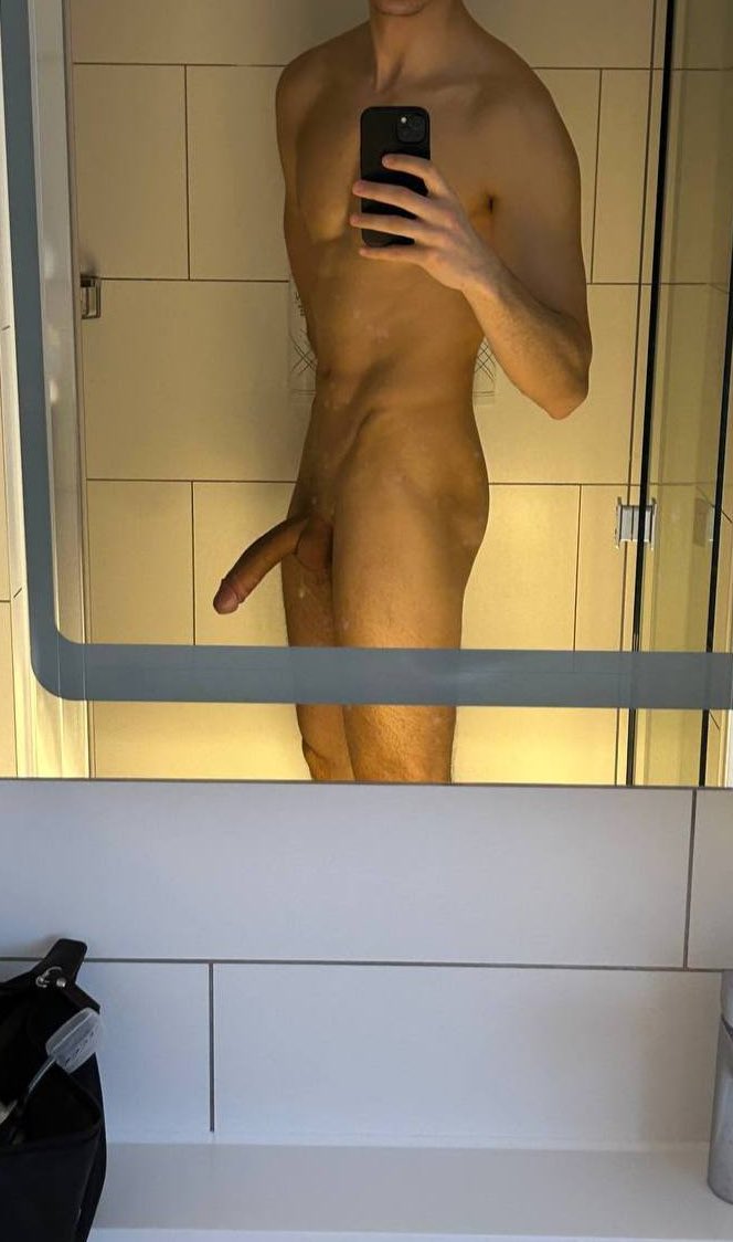 xxl.bro_ tweet media