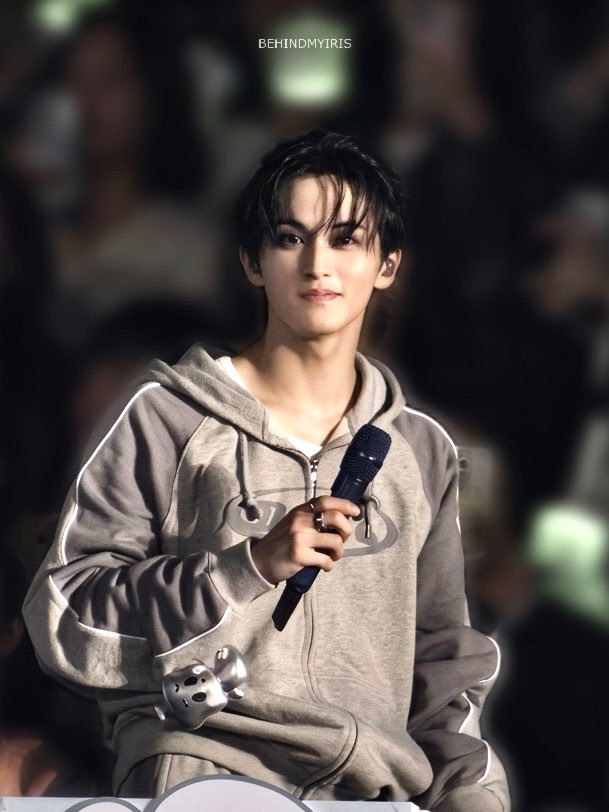 behindmyiris tweet media