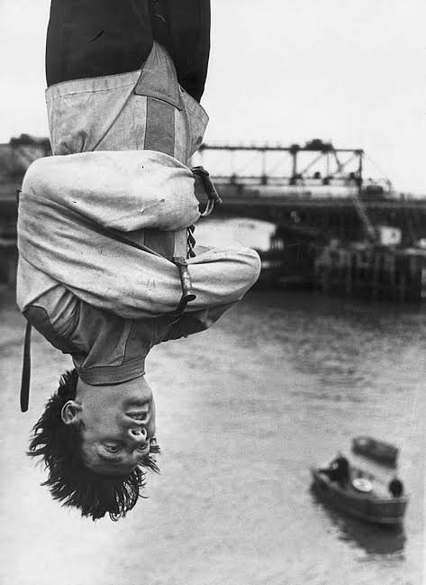 Nuorsuomalainen nupisee tweet media