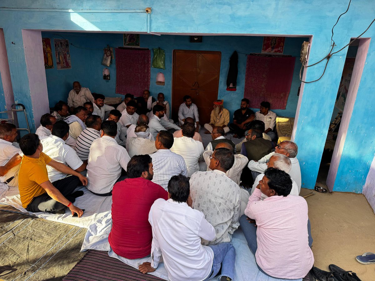 MpDrBholaSingh's tweet image. आज संसदीय क्षेत्र की विधानसभा डिबाई के ग्राम खैरपुर में शहीद नायक तिलक सिंह जी के निधन पर उनके आवास पहुंचकर परिजनों से मिलकर शोक संवेदना व्यक्त की।
राष्ट्र उनकी वीरता और बलिदान को सदैव नमन करता रहेगा। 🙏🇮🇳
#Shaheed #VeerJawan #SaluteToBravery