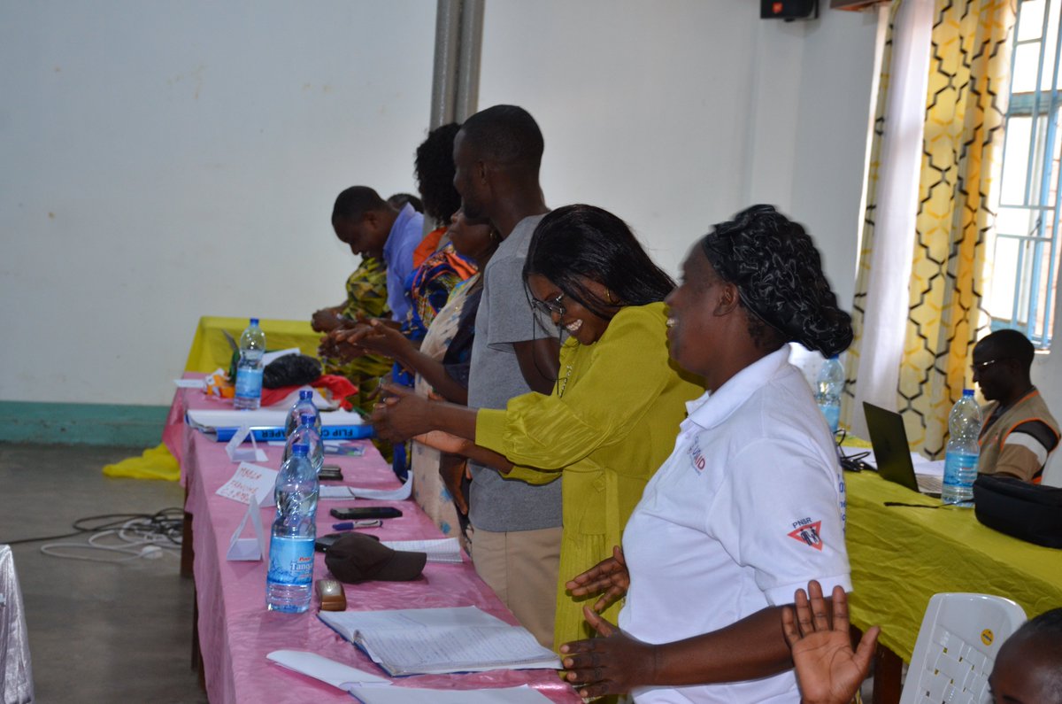 Apedcrdc's tweet photo. Recyclage des équipes cadre  e santé sur le @Dispositif
@Minimum d’@Urgence en Santé Sexuelle et Reproductive

@UNFPARDC @UN @PNS #Santé #sexuelle https://t.co/TnGrn86htp