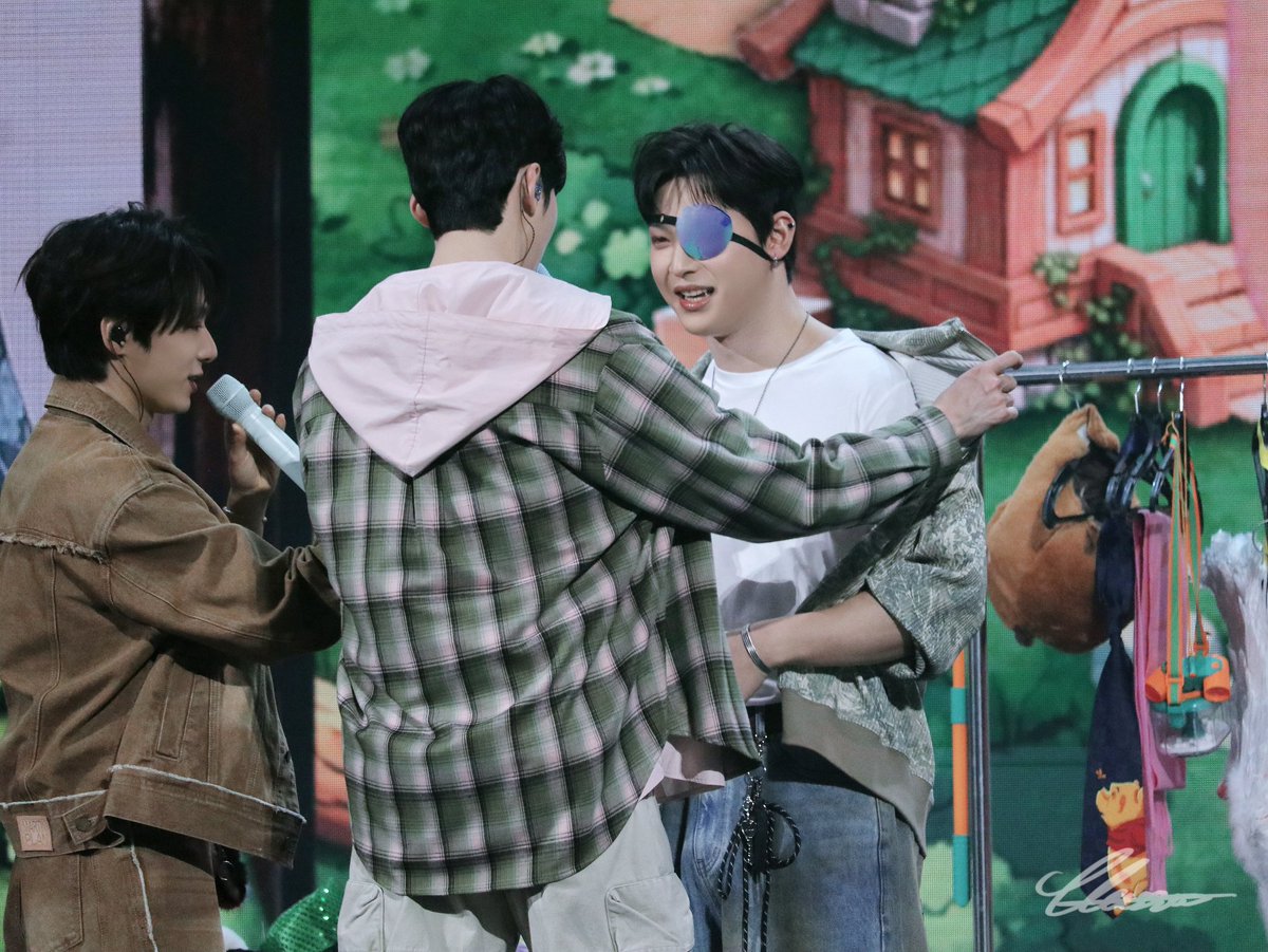 Glassa🌙 tweet media