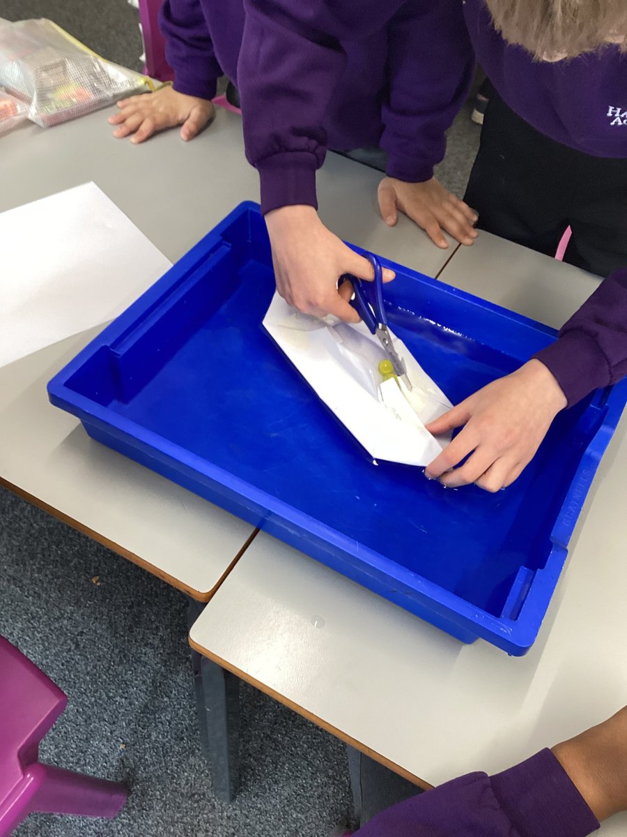 HazelLeysAcad's tweet image. Hazel Leys took part in British Science Week, with pupils from EYFS to Year 6 engaging in a range of experiments. The week provided valuable opportunities to develop curiosity, critical thinking, and a deeper understanding of the world around them. #BritishScienceWeek