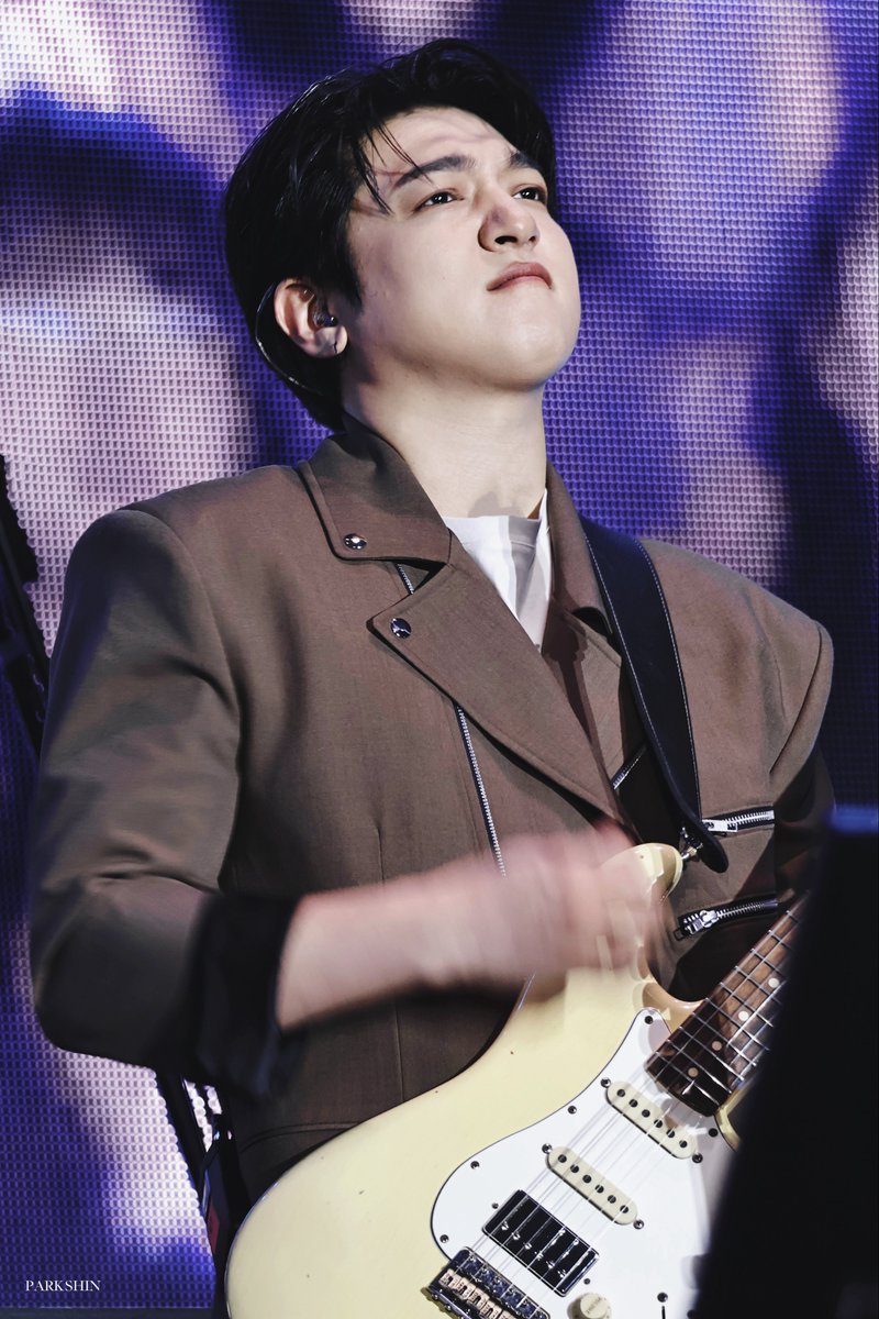 𝐒𝐇𝐈𝐍 tweet media