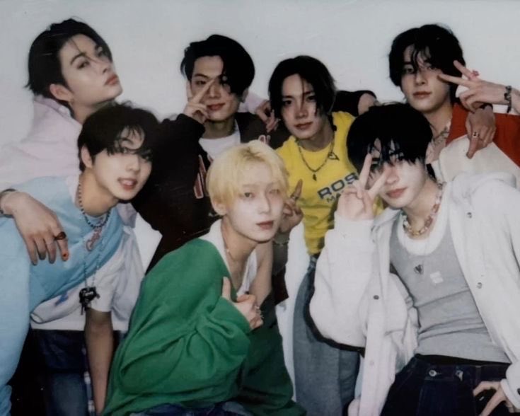 Synthetic tweet media