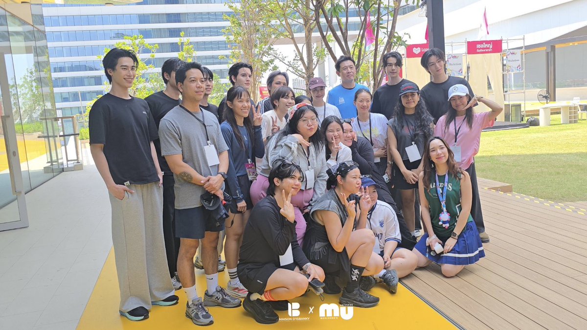 ไม่มึใครจะปังเท่าพี่ๆ ทีมลาซาด้า ทีมอ้ายฉีอี้ แล้วค่ะ 🎉

Lazada Run Wellness Fest

#LZDRunWellnessFest
#MosBank #moslhong #isbanky