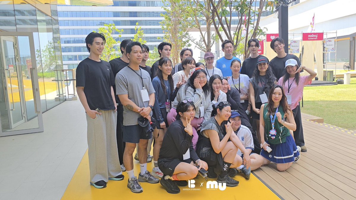 ดูความน่ารัก เอ็นจอย เฟรนลี่ ของทุกคนสิ ปาทับจาย ที่สุดเลย 

Lazada Run Wellness Fest

#LZDRunWellnessFest
#MosBank #moslhong #isbanky