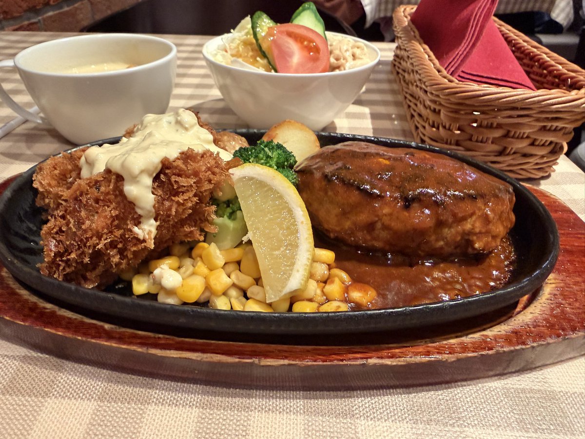 sh_shimako's tweet photo. @okaheren お腹空いてたので、なうです。笑 https://t.co/zQwkKy1DwC
