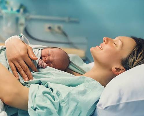 ✝️ Caben matices, pero una sociedad que consigue que sus mujeres no quieran ser madres se está suicidando. 
La alternativa de la incubadora automática, de momento no es posible, ni tampoco humana, ecológica y deseable.
Que alguien haga algo.