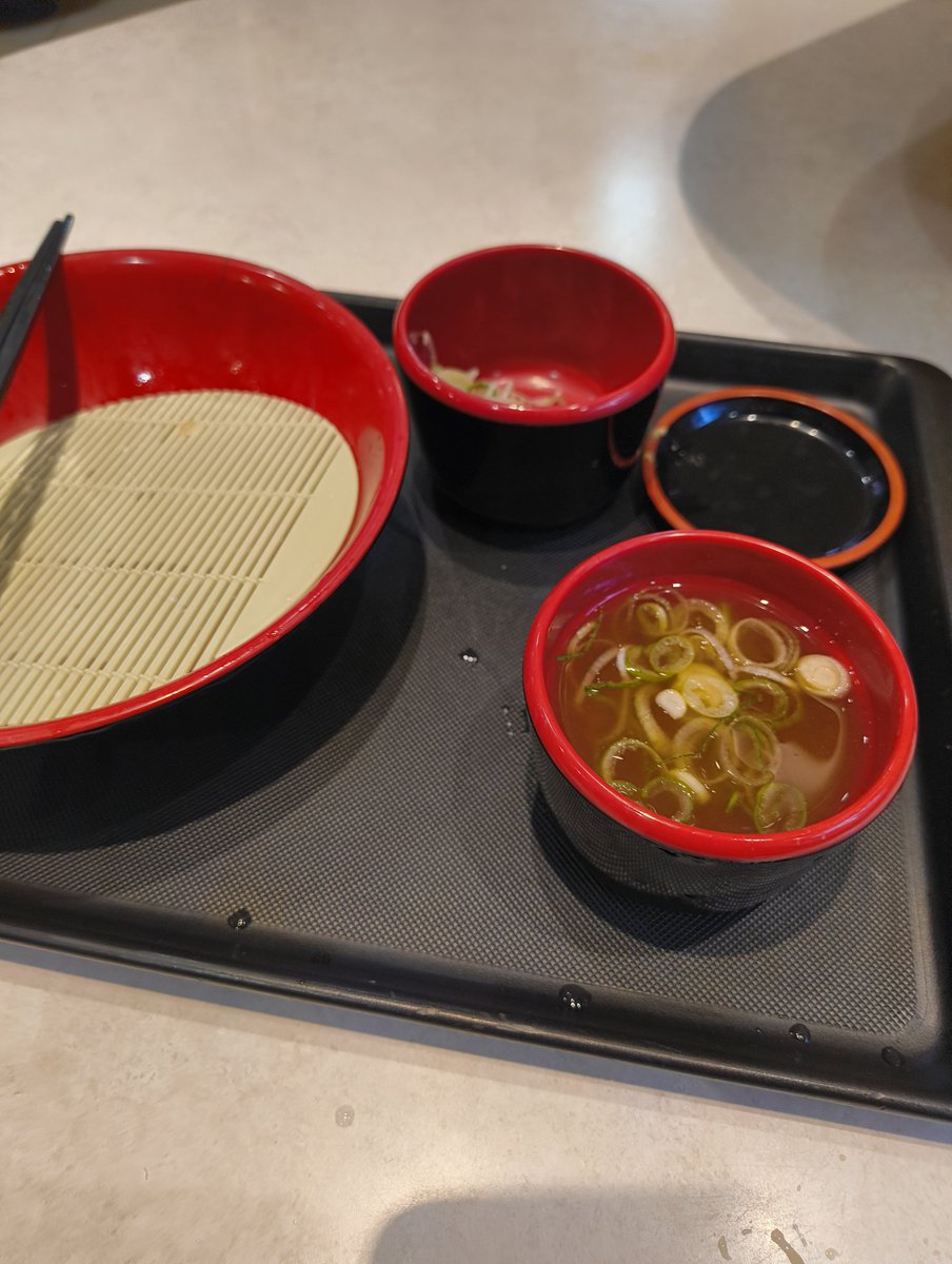 TuxedoSwit tweet media