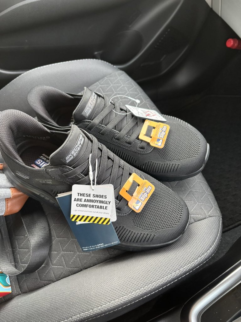 けいけい tweet media