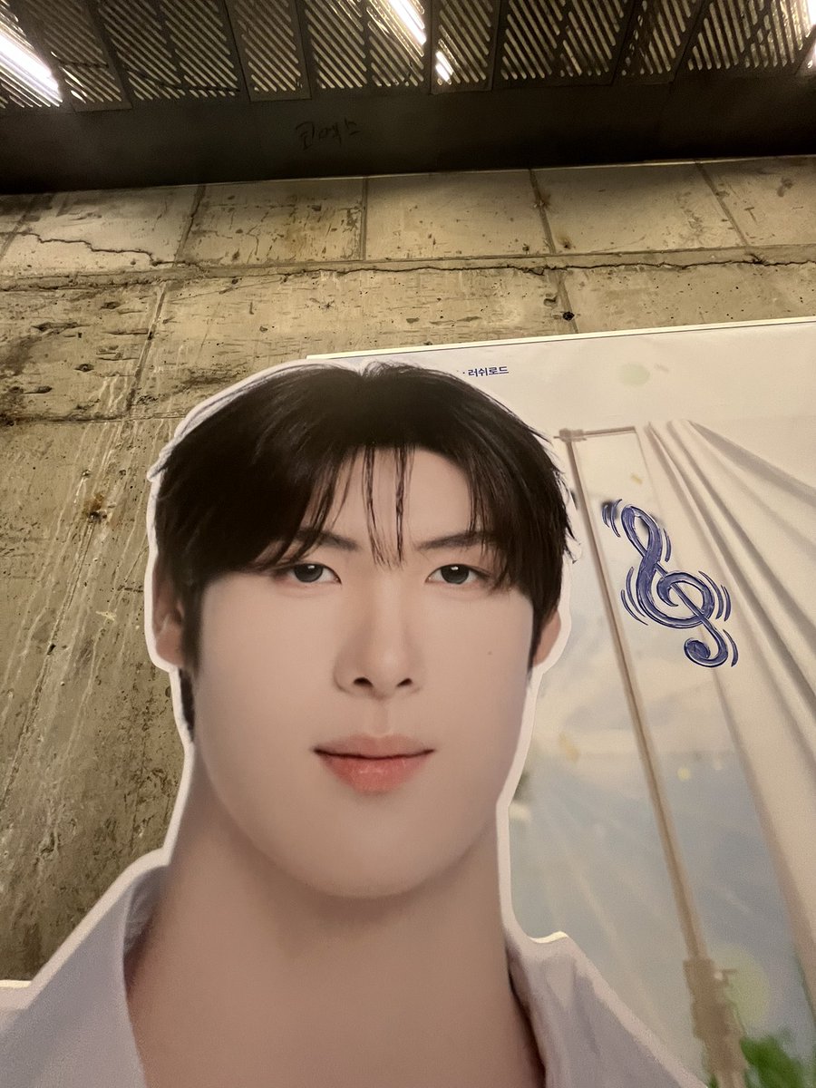 또룽지 tweet media