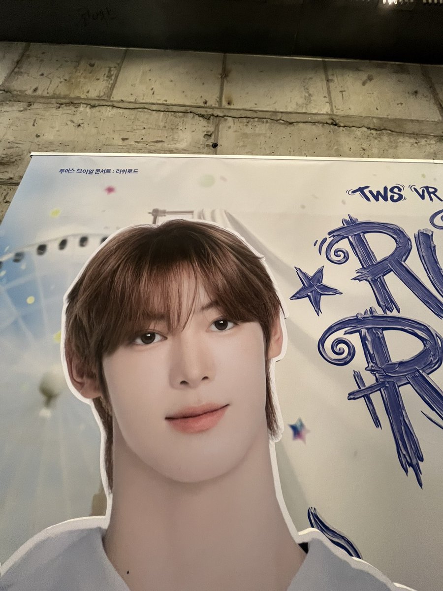 또룽지 tweet media