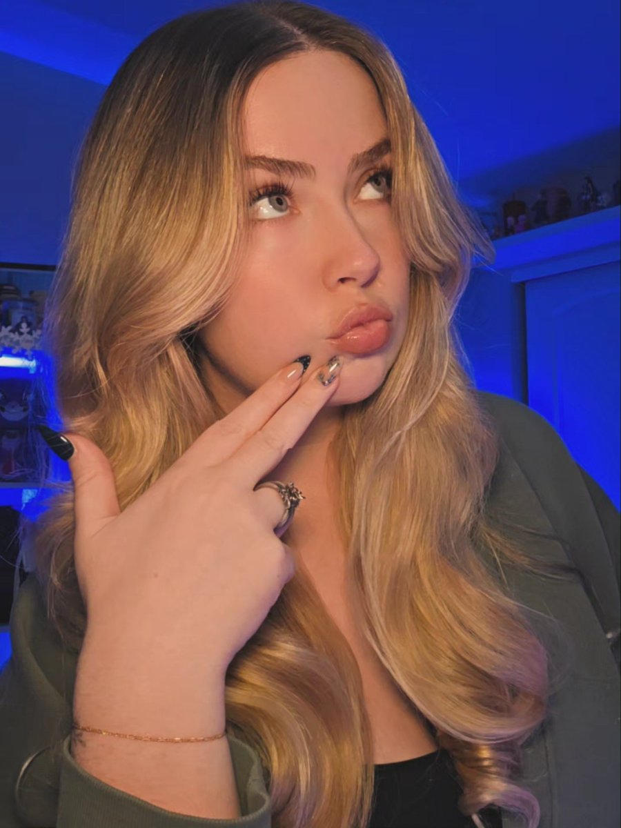 OtakuMaiden tweet media