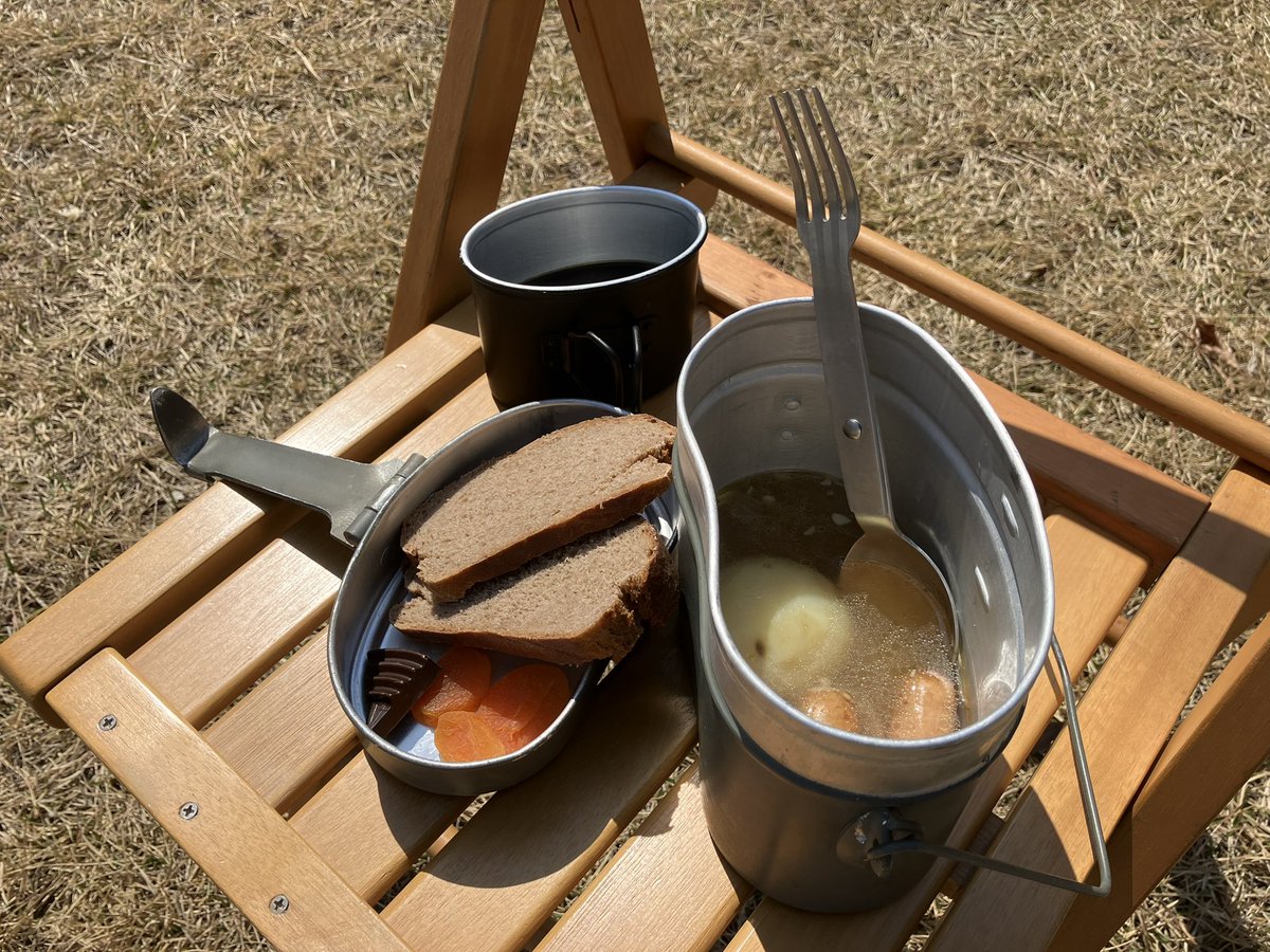 YasumitsuM tweet media