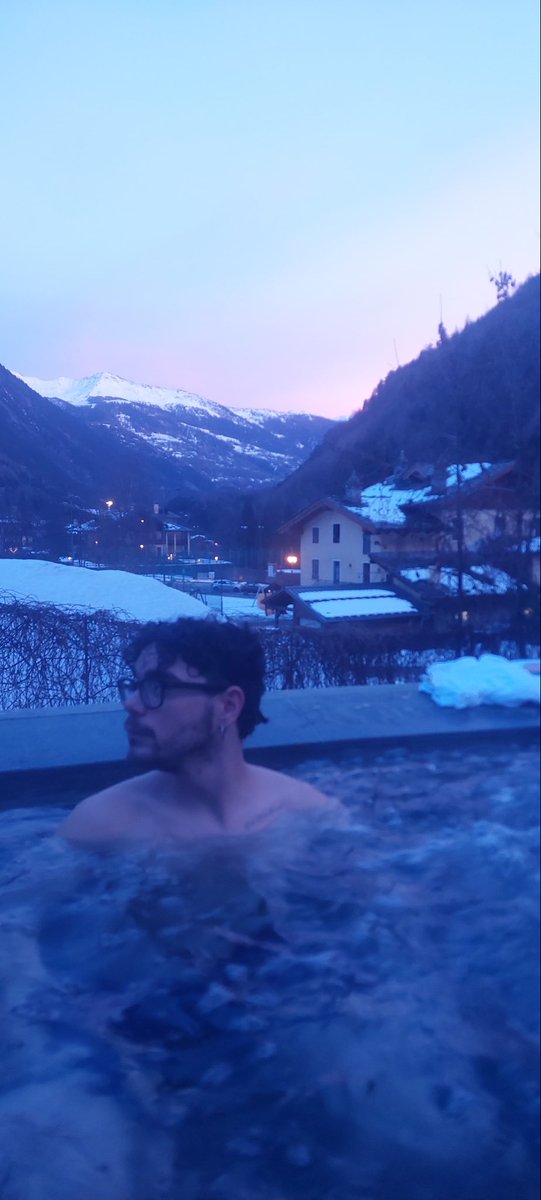 ErmoEmi's tweet photo. 💆🏼‍♂️🧖🏼 https://t.co/nki2ZWP8Fk