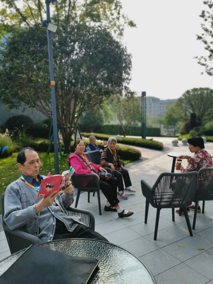 александр качур tweet media