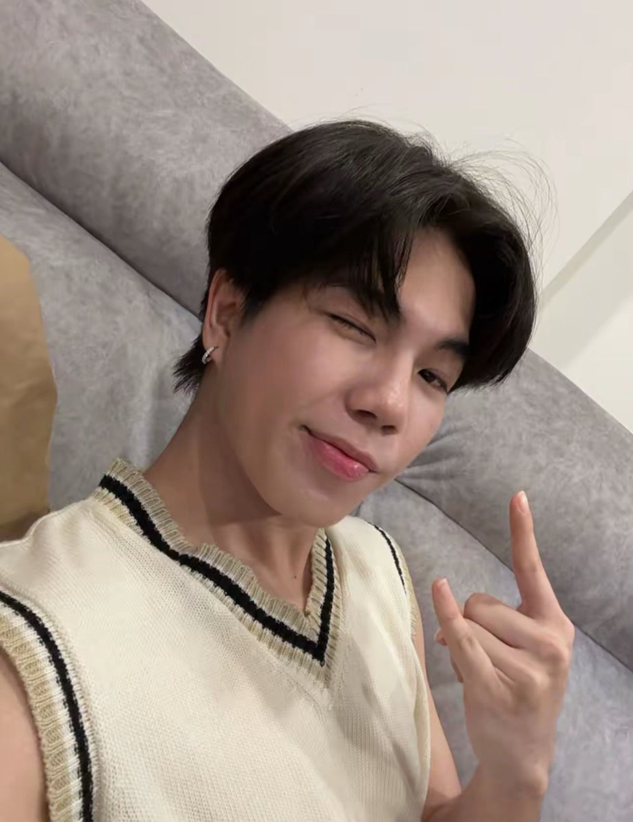 f.phumin_fowke tweet media