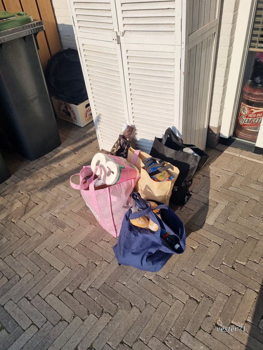 vester71 tweet media