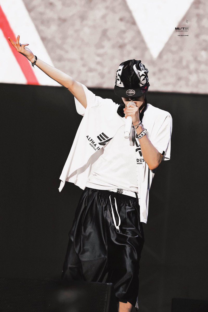 워보이 tweet media