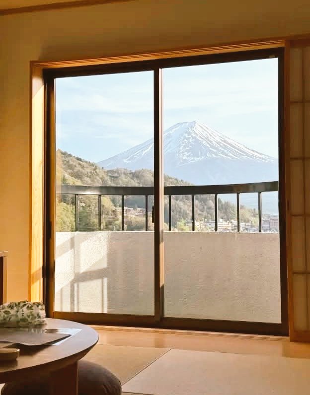 Be Happy tweet media