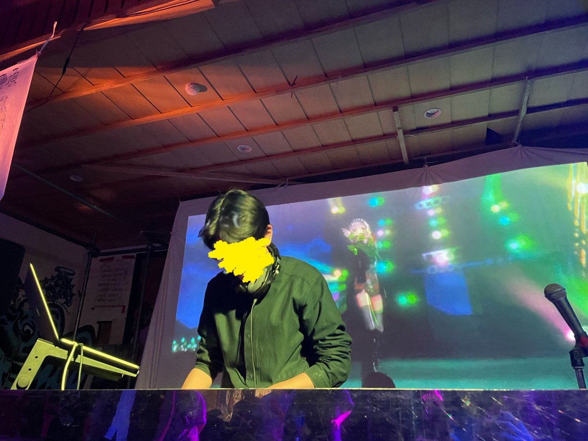 2didoldjfes's tweet image. #2DiD 無事終了しました！！
特別ゲストに花海咲季さんとMEMちょさんにも来ていただき、大変盛り上がりました！！
ついた餅はカウンターのところで配布しておりますのでぜひお食べください。

#オタフロ　#オタククラブフロンティア