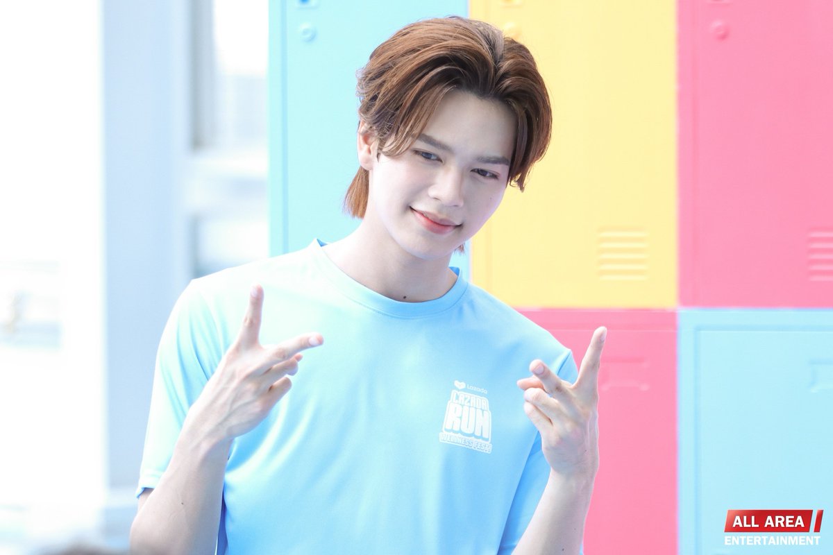 𝐦𝐚𝐫𝐤𝐣𝐢 tweet media