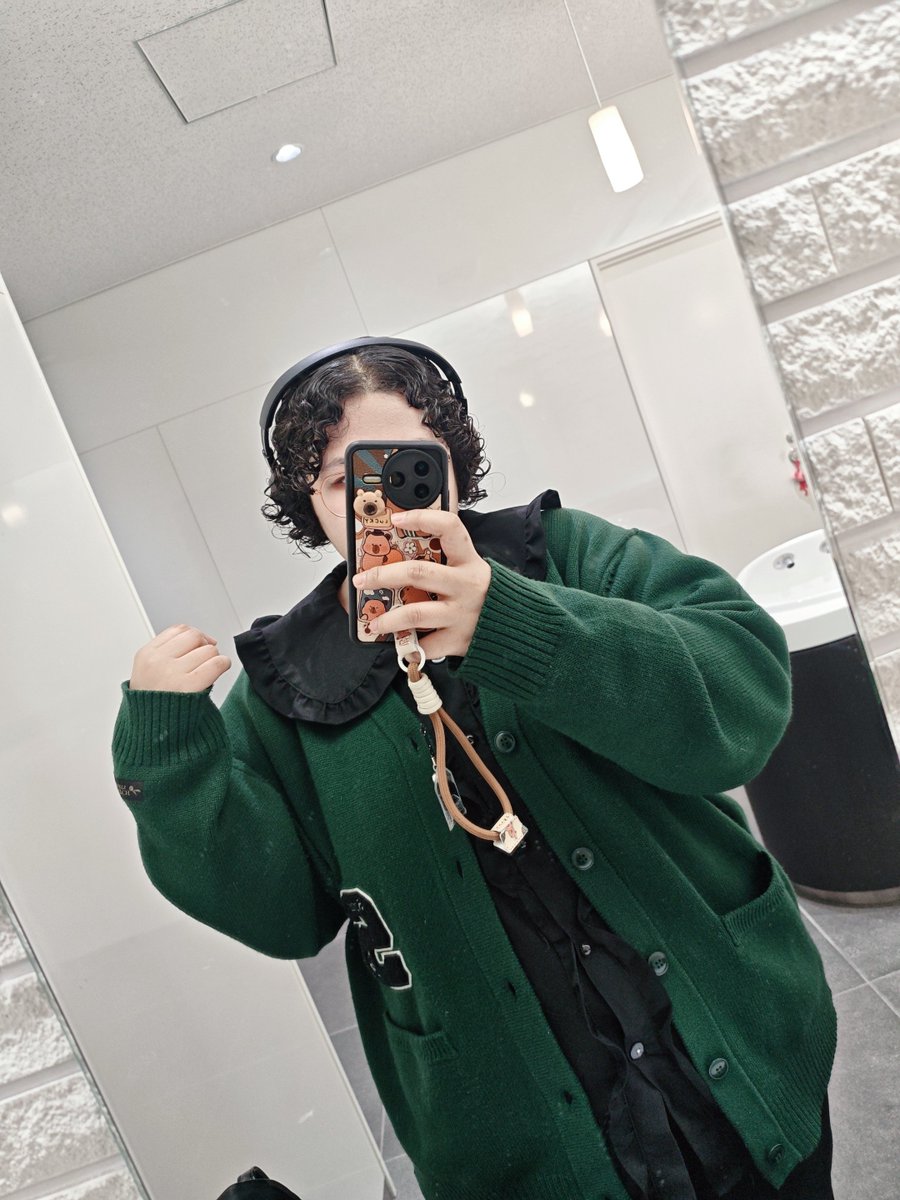 ✵ヒカル tweet media