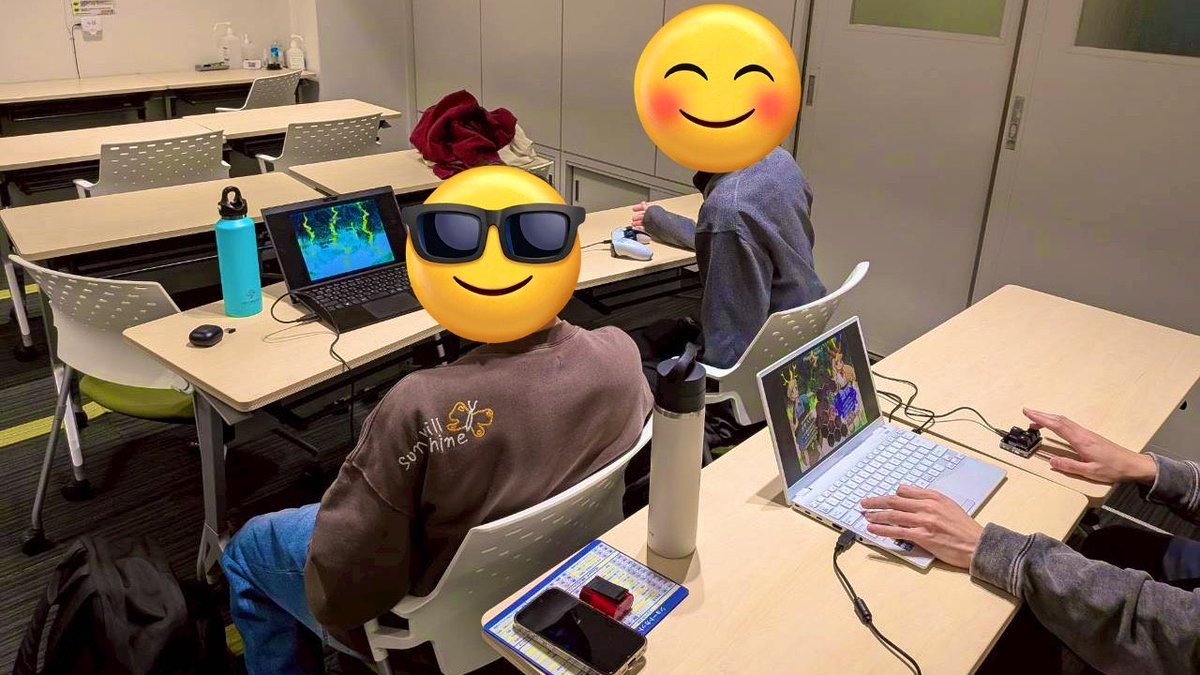 kinki_touhou's tweet photo. 近畿大学に入学される皆さん、お疲れ様でした！
近畿大学の東方サークル東方永萃地です。
永萃地は原作、ボドゲ、創作やその他自由活動の盛んなサークルになっています！
新入生はもちろん、在校生や他大学・専門学校のインカレ生も大歓迎です！

DM対応OKです

#春から近大　#近大サークル　#大学東方 https://t.co/UaC1RcVZs2