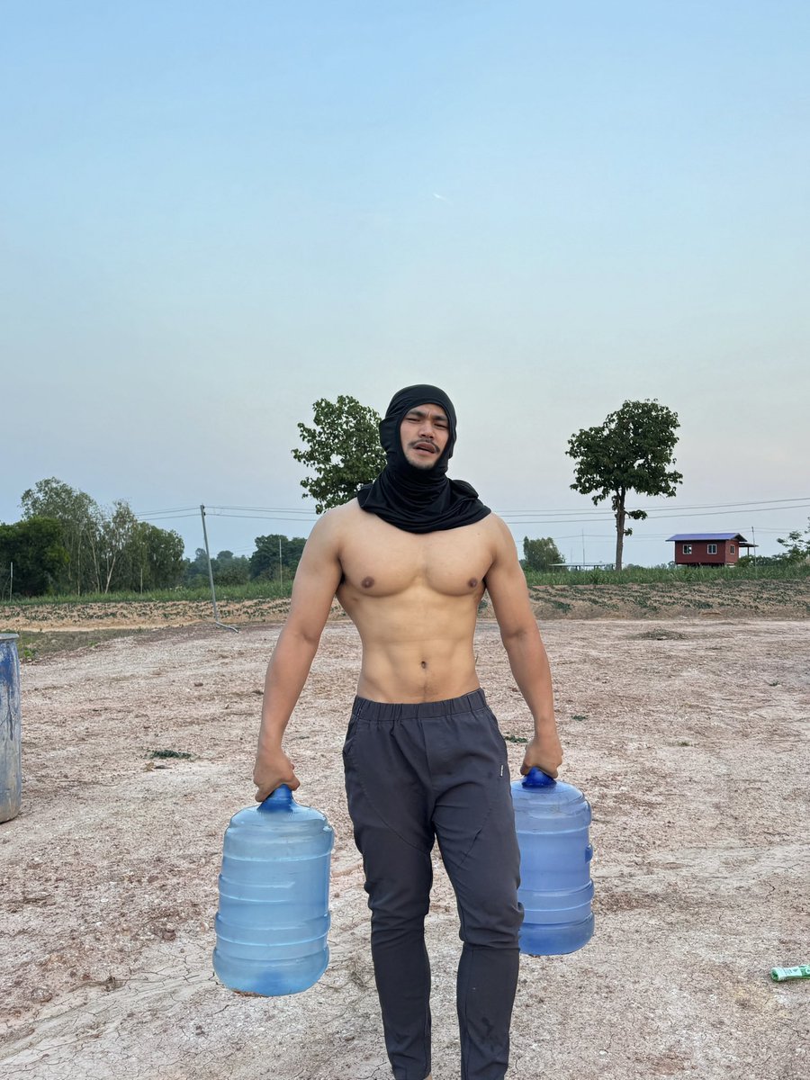 ดิ-สอน tweet media