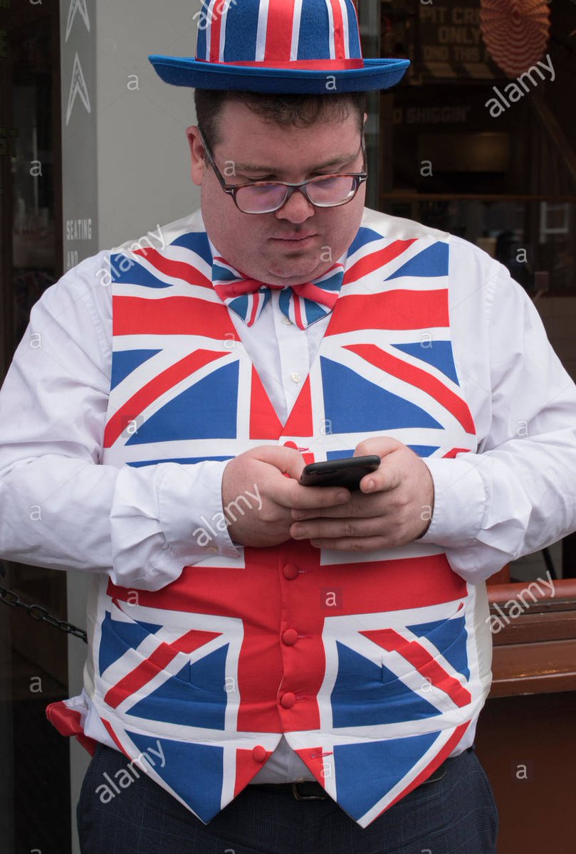 Marxist Fudge Bombes in Soho💥💣💥💣💥💣 tweet media