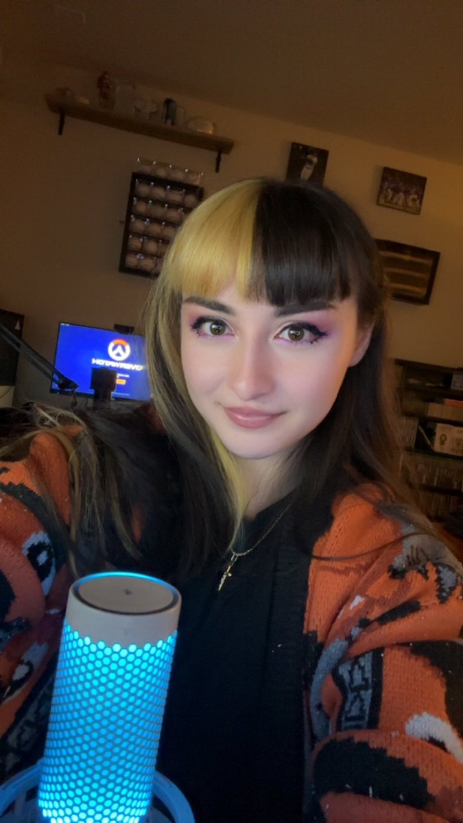 tinasatx's tweet photo. 🧡🖤🧡🖤 https://t.co/YXJPFmG016
